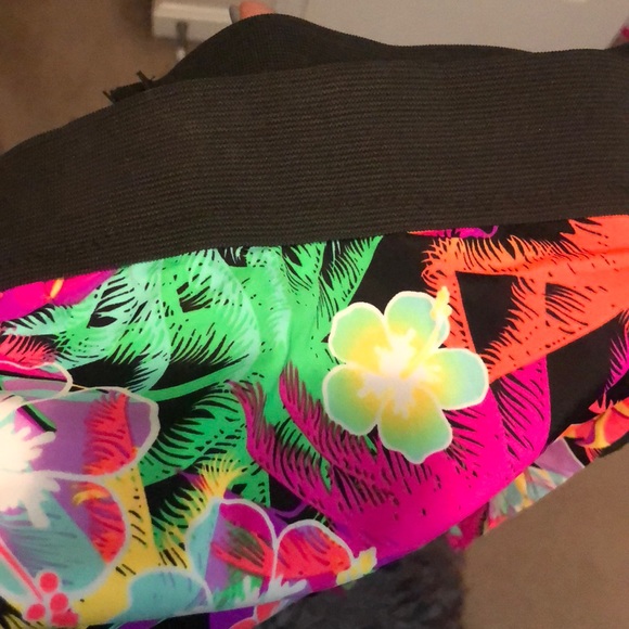 Hawaiian Funky Spandex Tassell Skirt - Picture 4 of 5